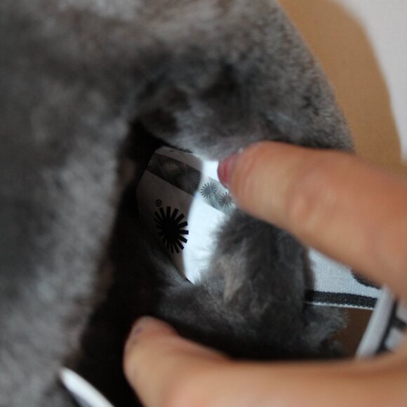 NEW UGG WOMEN'S FLUFF YEAH GRAY SHEARLING SLIPPER SANDALS - Picture 5 of 6